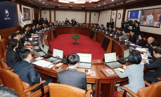[포토] 김민석 총리 국무회의 주재