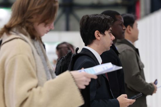 한국 장기 체류 외국인 160만명…중국인이 가장 많아