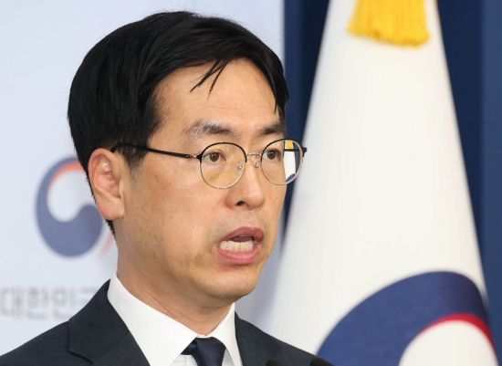 [포토] 김민재 차관, 지방의원 외유성국외출장 방지 대책 발표