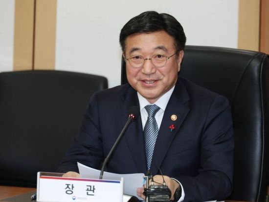 [신년사]윤호중 장관 "지방선거 부정·불법행위 엄정히 대응"