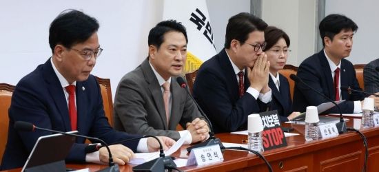 [포토] 장동혁 "불난 환율 잡으려 연금 동원...무능한 정부"