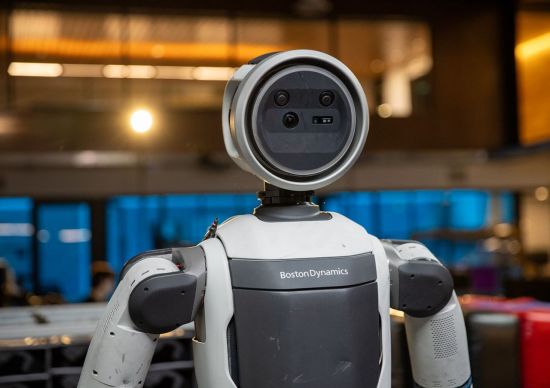 보스턴다이내믹스 "현대차 공장에 휴머노이드 투입 시작"