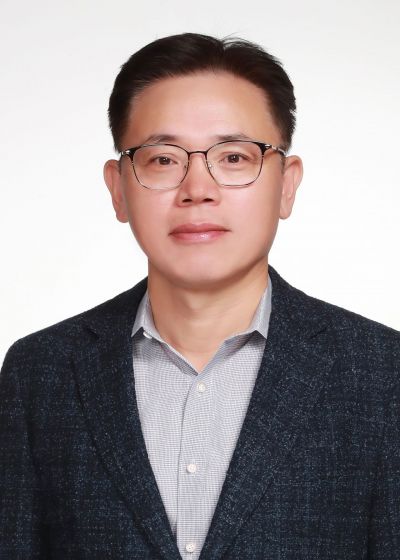 LG화학, CEO 교체…'신사업 드라이브' 김동춘 새 수장으로