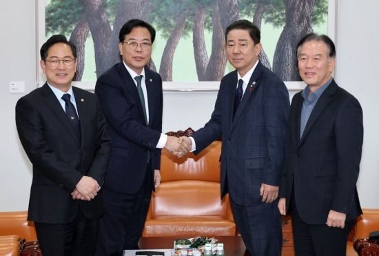 [포토] 여야 원내대표, 예산안 막판 협의