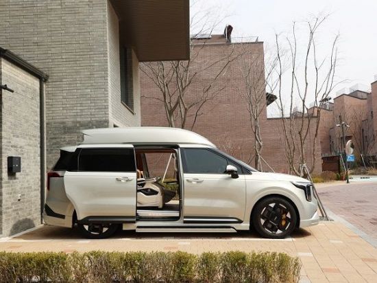 보가9, 카니발 하이리무진 하이브리드 기반 법인 특화 모델 선봬