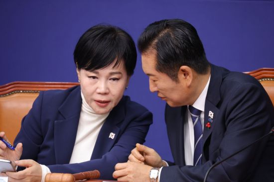 與 최고위원 이언주 지선 불출마…정청래 지도부 일단 계속갈 듯