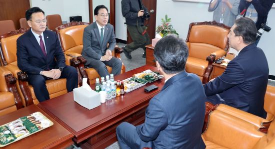 예산안 처리 시한 D-1…여야 협상 난항에 오후 재회동키로