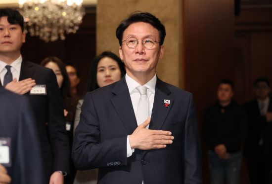 김민석, '당권 도전' 무게?…총리실 "서울시장 여론조사 제외 요청"