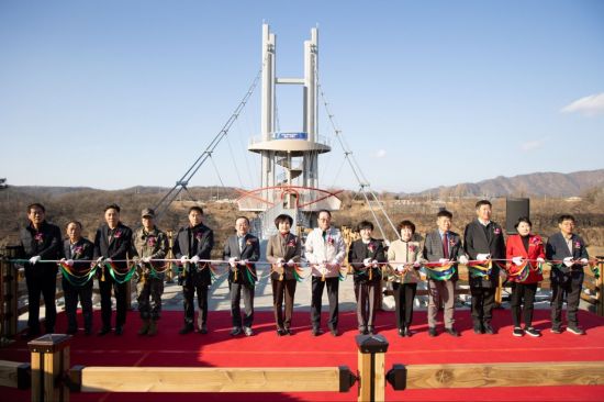 연천군, 한탄강 베개용암 출렁다리 개통…"세계지질공원 명소화 박차"