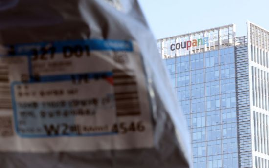 쿠팡 고객들 뿔났다…"1인당 20만원 배상" 손배소 개시