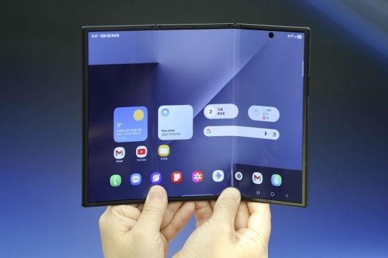 [포토] 갤럭시Z 트라이폴드 공개