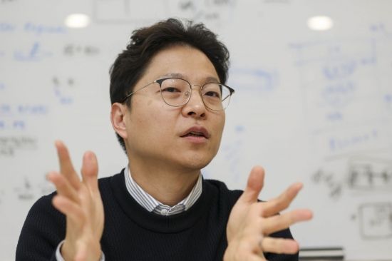 '세계 첫 LPU AI칩' 韓 스타트업이 해냈다…"기존 GPU보다 성능 2.4배"[K반도체의 미래①]