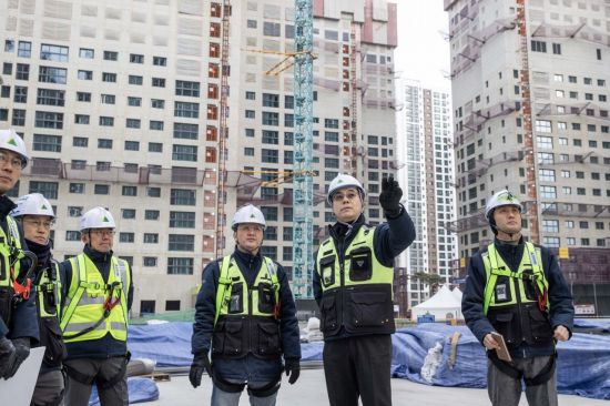 이한우 현대건설 대표, 아파트 건설현장 찾아 안전점검