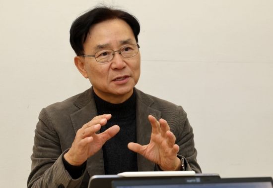 “삼성·LG 경쟁이 만든 K배터리” 반대 딛고 산업 일군 김명환 단장