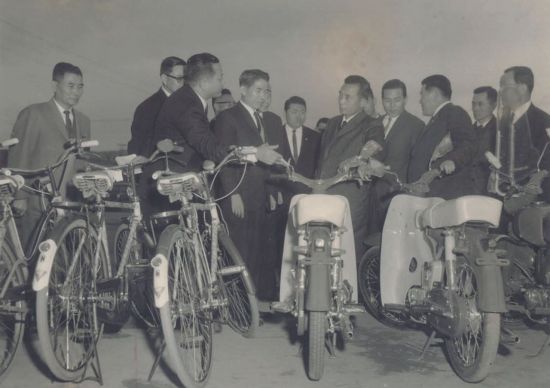 "자전거·삼륜차부터 EV·PBV까지"…기아 도전의 80년 역사