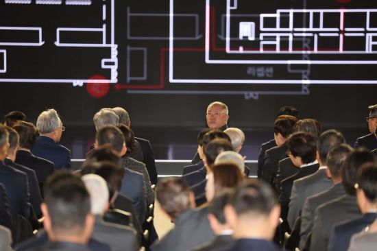 정의선 "기아의 80년…韓 모빌리티 근간 닦아"(상보)