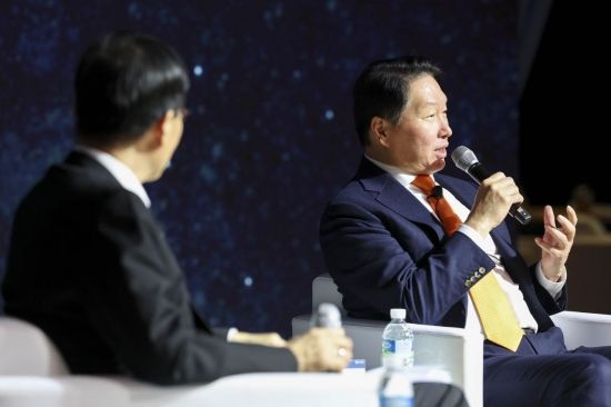 [포토] 대한민국 AI에 대해 발언하는 최태원 회장