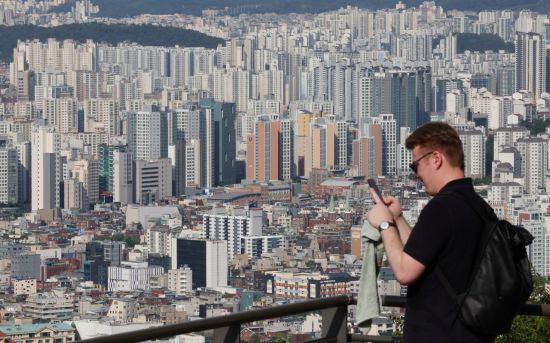 외국인 수도권 토허제 후 주택거래 40% 감소