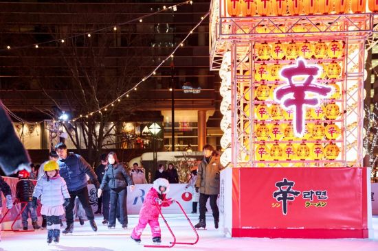 마흔 앞둔 '신라면', 누적 판매량 425억개…해외매출 1조 초읽기