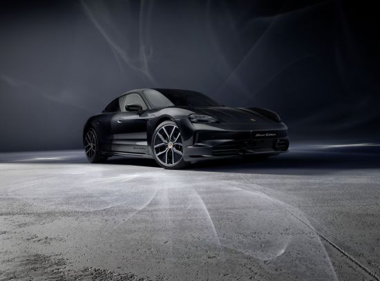 "블랙 디테일 감성적 매력"…포르셰, '타이칸 블랙 에디션' 국내 인도 개시
