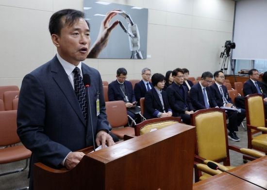 [포토] 모두발언하는 김종철 방미통위원장 후보자