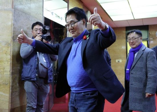 박지원, 유승민에 "총리직 거절 고마워…극우에 가까운 인물"