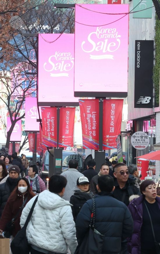 11월 소비 3.3% 뚝…생산·투자는 증가(상보)