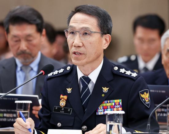 [신년사]유재성 경찰청장 대행 "경찰 활동, 헌법·인권 기준 위에 있어야"