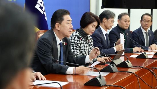 [포토] 與, 내란재판부法 23일 상정…"국힘 필버 시 24일 처리될 듯"