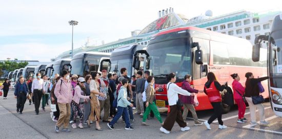 中해외여행 늘어나는데 日은 반토막날 듯...韓인기 지속