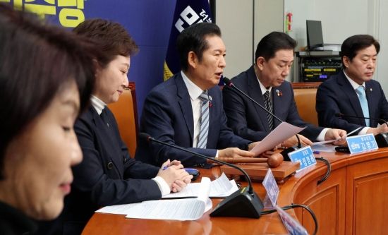 [포토] 정청래 “대법 예규, 이제와서 뭐하는 짓인가…입법권 침해하는 꼼수”