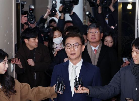 [포토] '통일교 금품 수수 의혹' 전재수 의원 경찰 출석