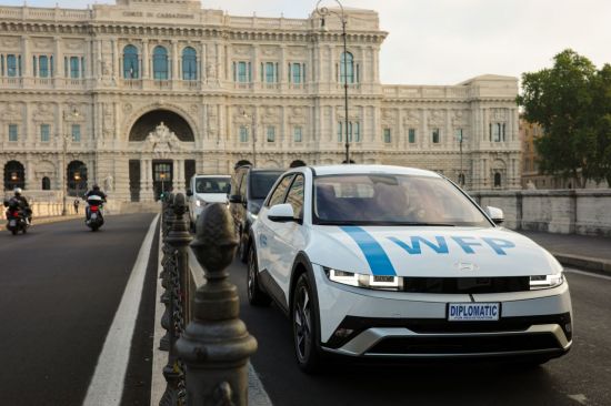 현대차, UN세계식량계획에 아이오닉 5 기증…구호 현장 활약상 공개