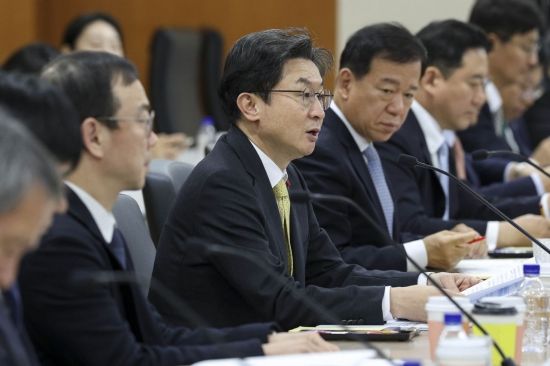 금융위원장 "JP모건 쿠팡 보고서 공정성 훼손 우려"