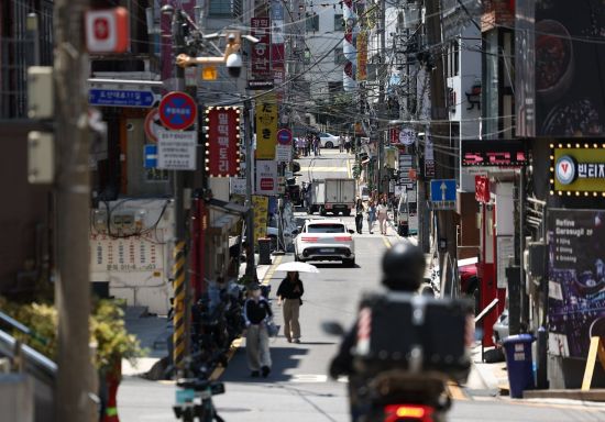 [금안보고서]고령 자영업차주 100만 육박…15%는 취약차주
