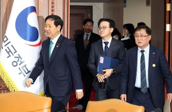 [포토] 회의 참석하는 구윤철 경제부총리