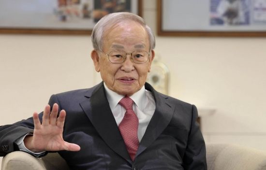 [인터뷰]손경식 경총 회장 "정년연장하려면 노동시장 먼저 유연해야"