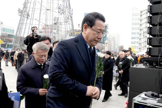 김영록 지사 '12·29 여객기 참사 진실 밝혀져야'