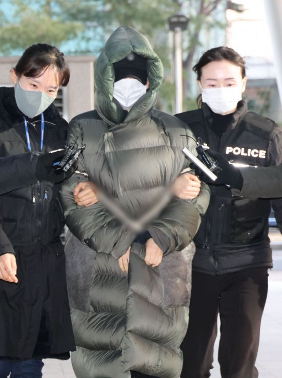 '마약 혐의' 남양유업 3세 황하나 구속 송치