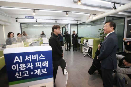 김종철 방미통위원장, 첫 현장 방문…사이버 범죄·스팸 대응 기관