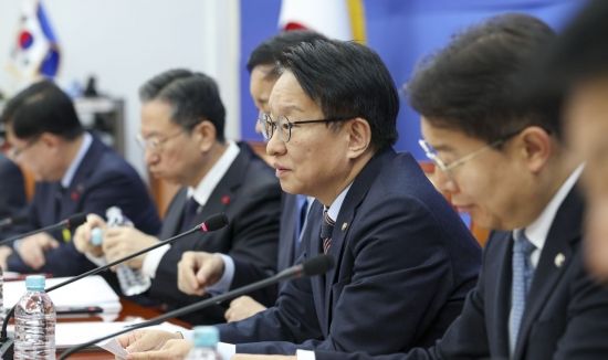 [포토] 모두발언하는 권칠승 경제형벌민사책임TF 단장