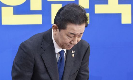 '김병기 사퇴' 민주, 내달 11일 최고위원·원내대표 보선 함께 치른다