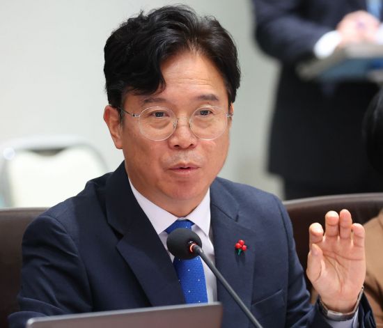 노동장관 "쿠팡 특별감독 필요…전수조사할 것"