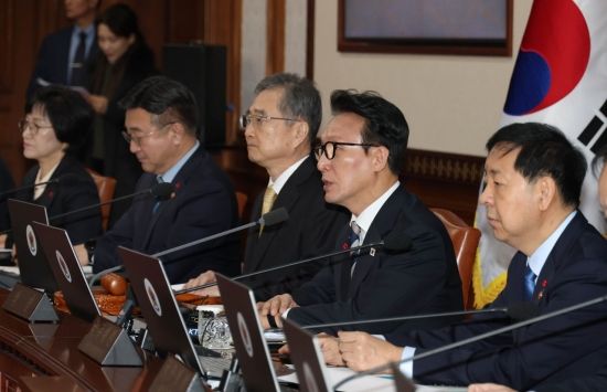 [포토] 임시국무회의 주재한 김민석 총리