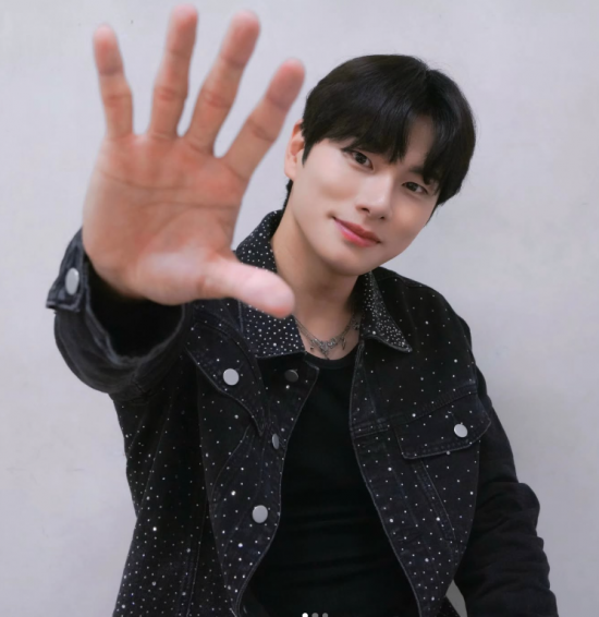 이이경 사생활 폭로자 "대사관에 도움 요청…진실 밝힐 것"