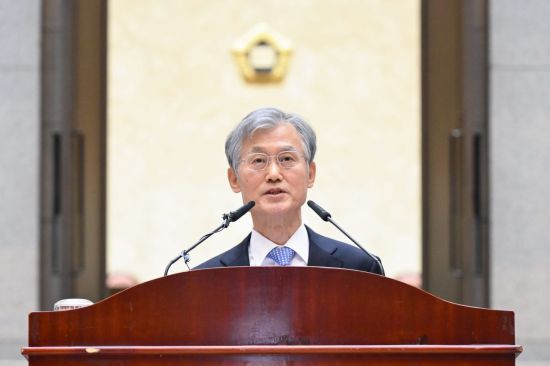 조희대 "사법부 권위·독립 스스로 훼손 않게 언행 하나도 유의해야"