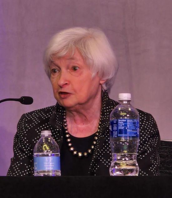 옐런의 경고…"트럼프, '재정 지배'로 물가·금융불안 위험 키워"[전미경제학회 2026]