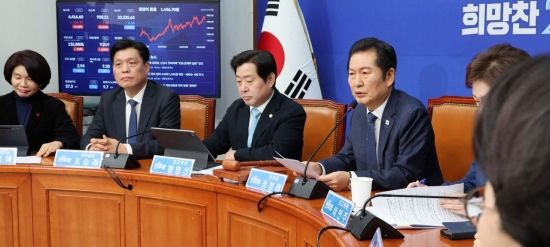 [포토] 정청래 "특검서 신천지 왜 빼나…꼭 포함시키겠다"