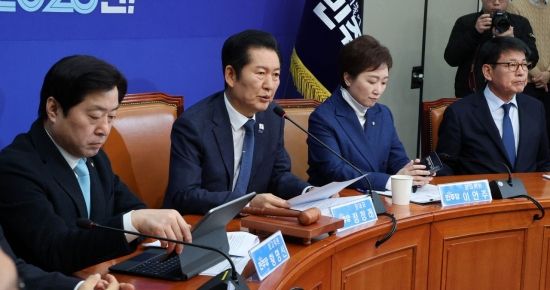 [포토] 정청래 "통일교 특검서 신천지 빼자는 국힘…꼭 포함시켜야"