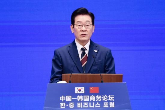 李대통령 "한중 새로운 항로 향해가야…새로운 시장 개척 필요"